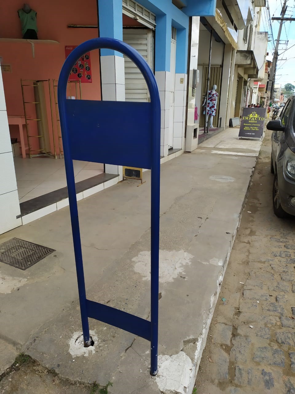 Camacã: Novas lixeiras estão sendo colocadas na cidade
